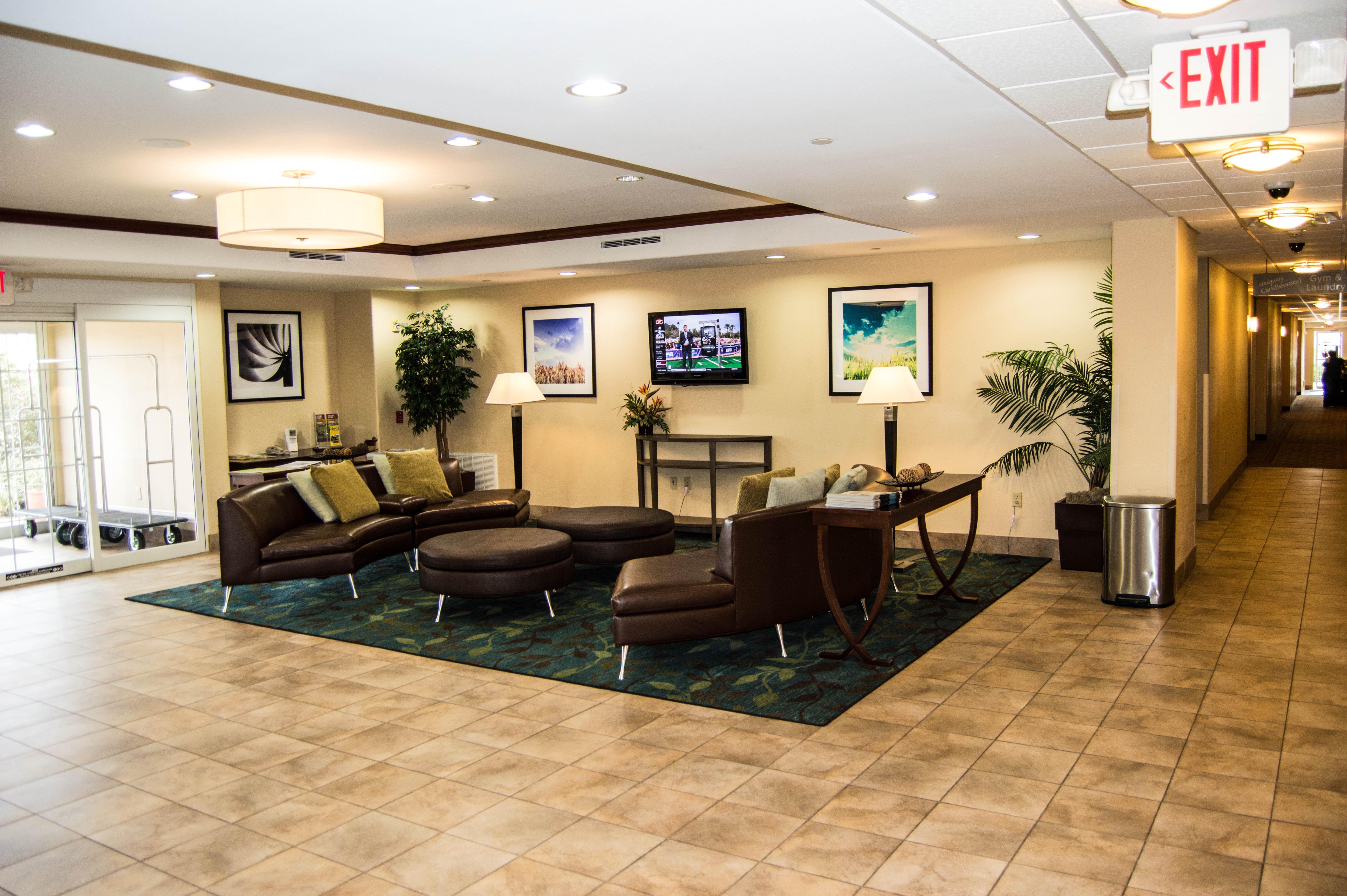 Candlewood Victoria By Ihg Eksteriør bilde