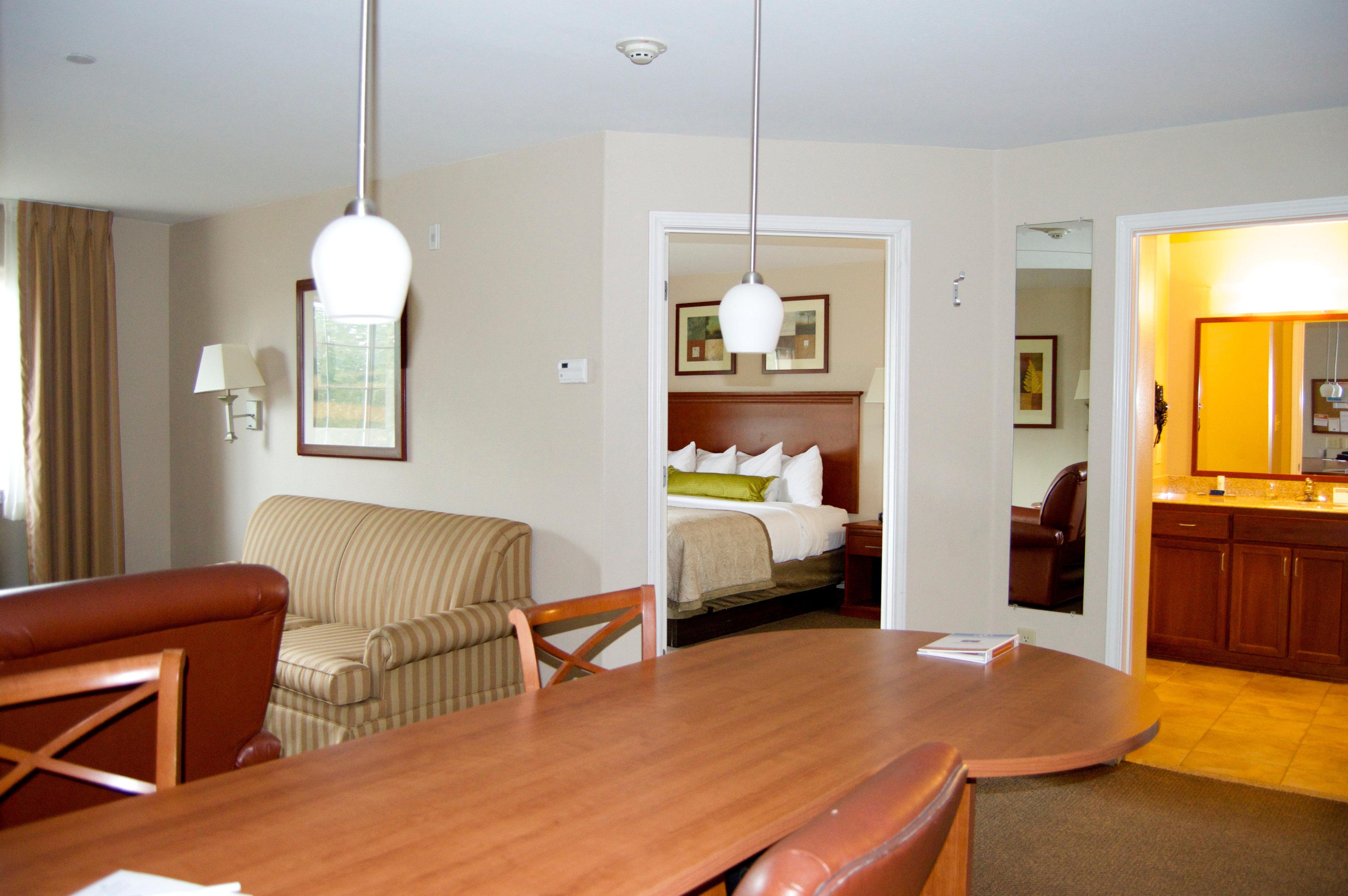 Candlewood Victoria By Ihg Eksteriør bilde