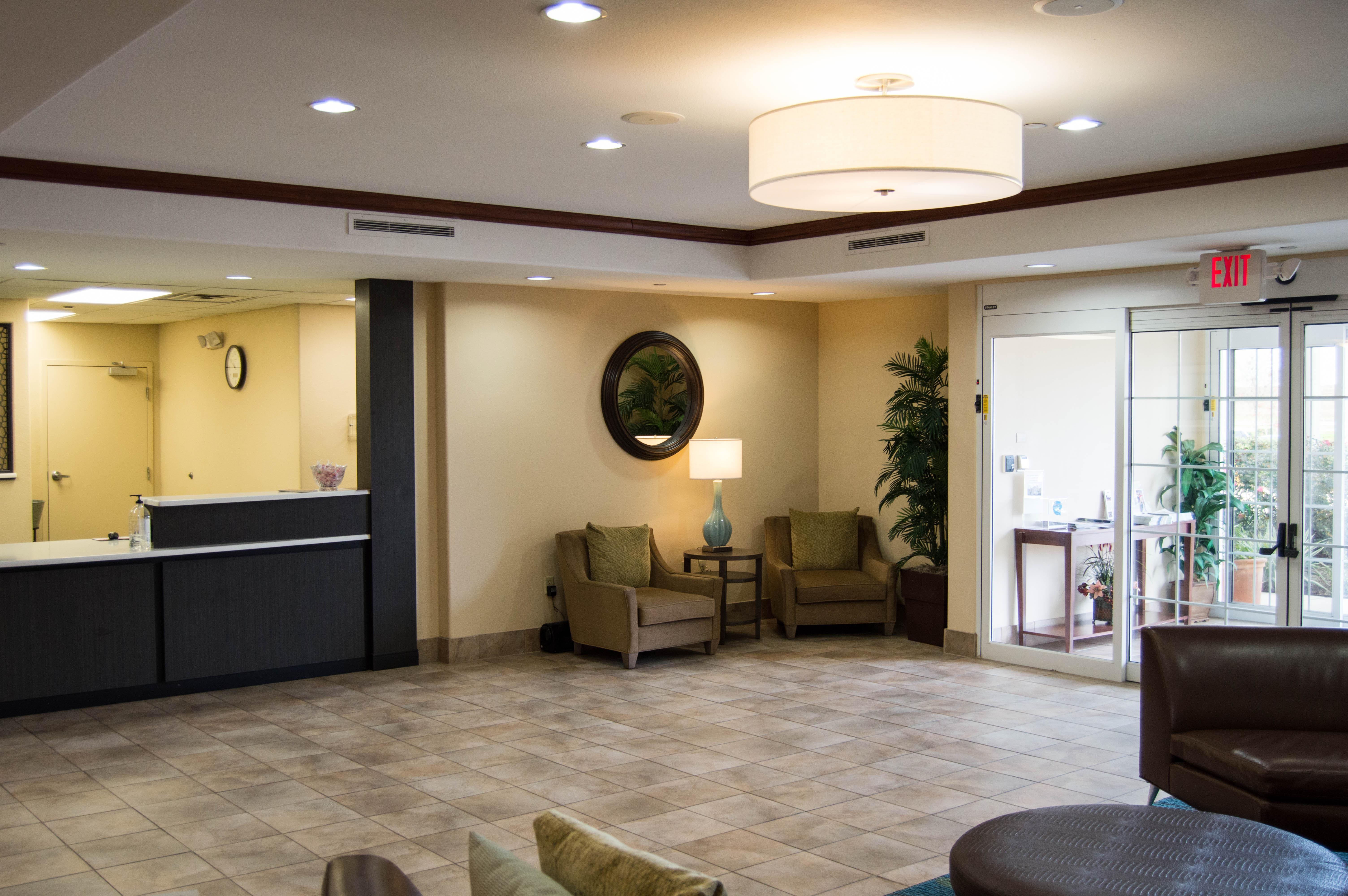 Candlewood Victoria By Ihg Eksteriør bilde