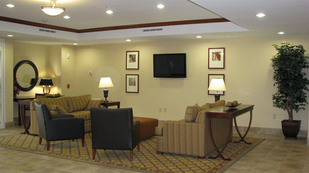 Candlewood Victoria By Ihg Eksteriør bilde